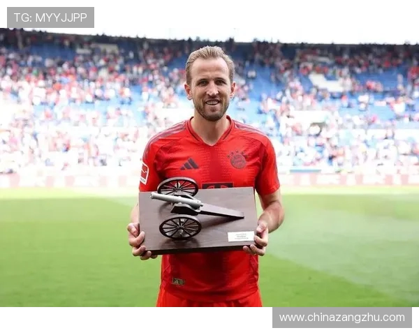 凯恩荣膺德甲9月最佳球员 三场比赛豪取7球1助攻